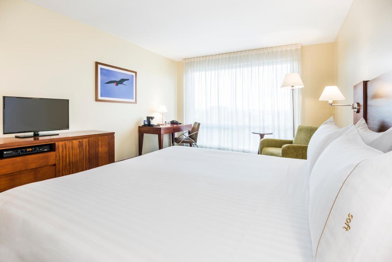 Holiday Inn Express Quito By Ihg Екстериор снимка