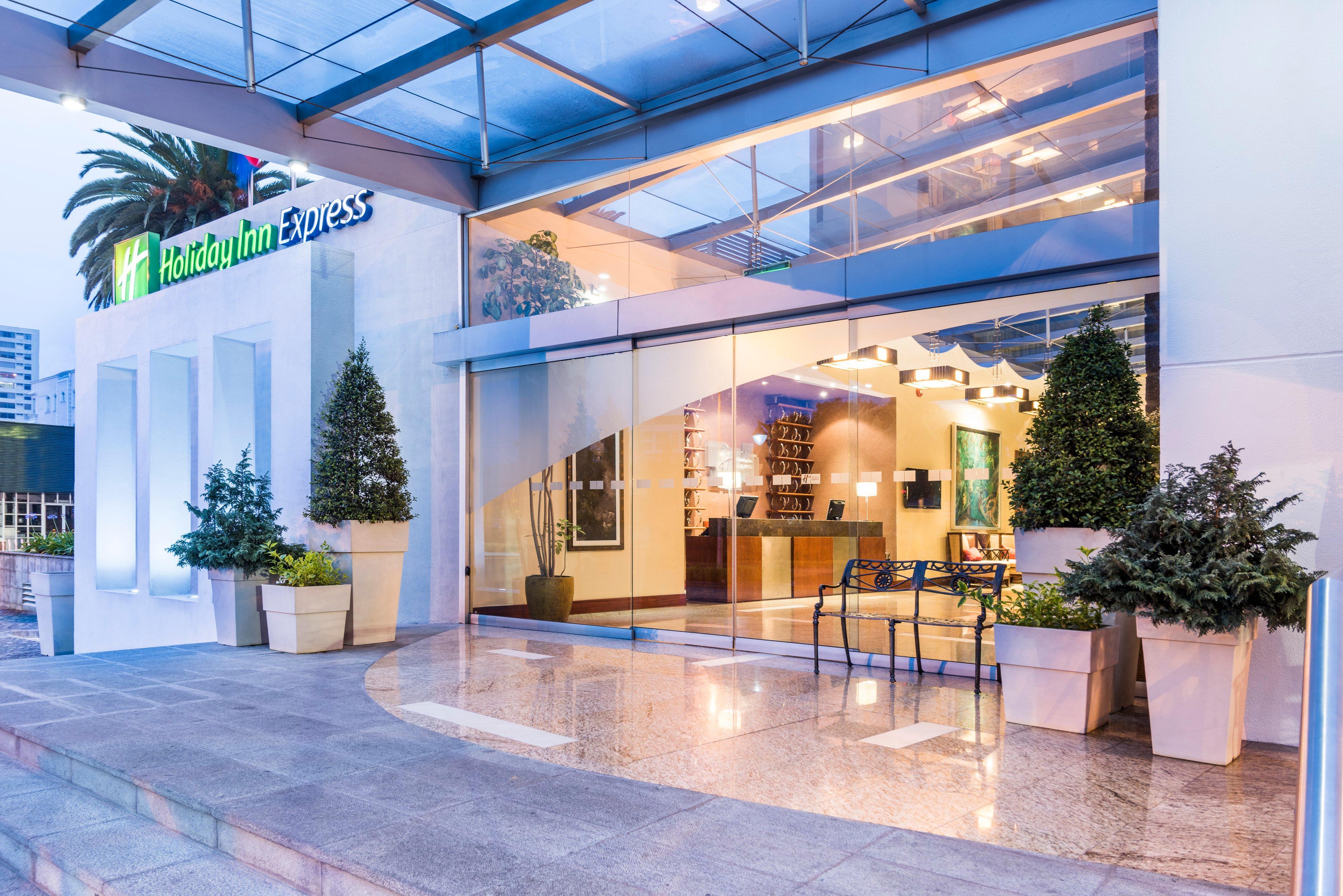 Holiday Inn Express Quito By Ihg Екстериор снимка