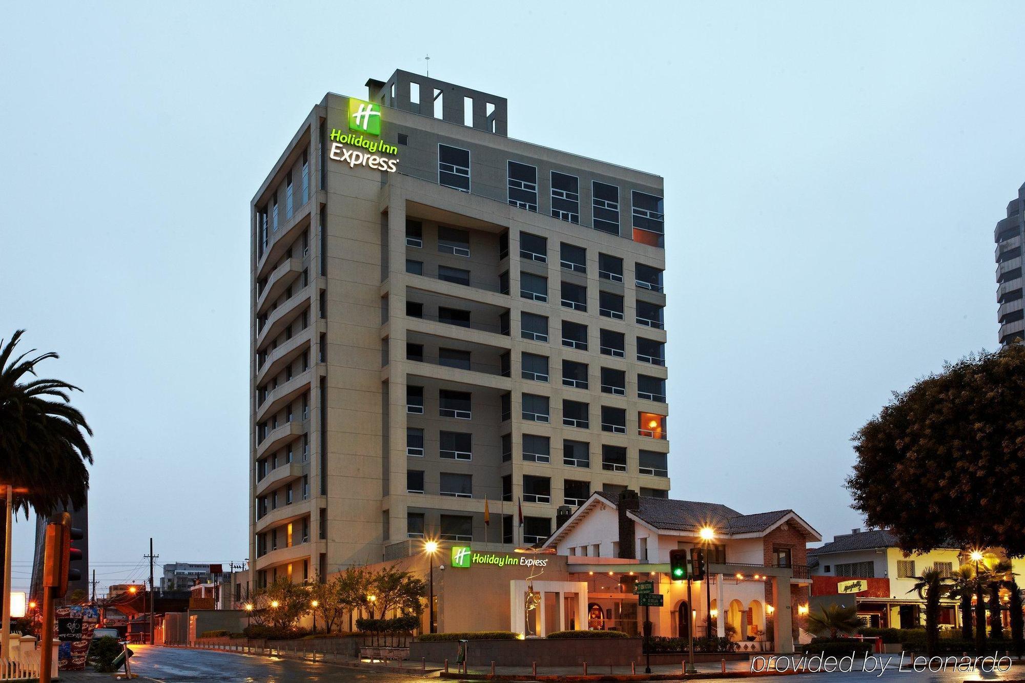 Holiday Inn Express Quito By Ihg Екстериор снимка
