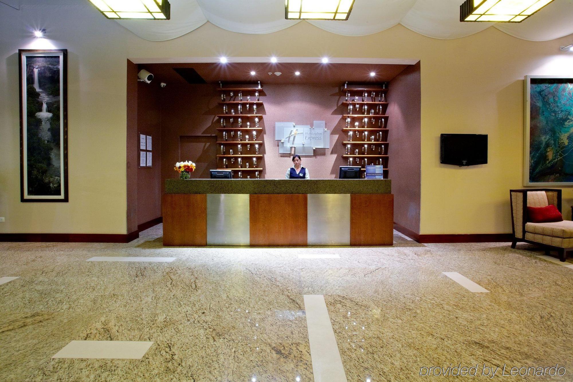 Holiday Inn Express Quito By Ihg Екстериор снимка