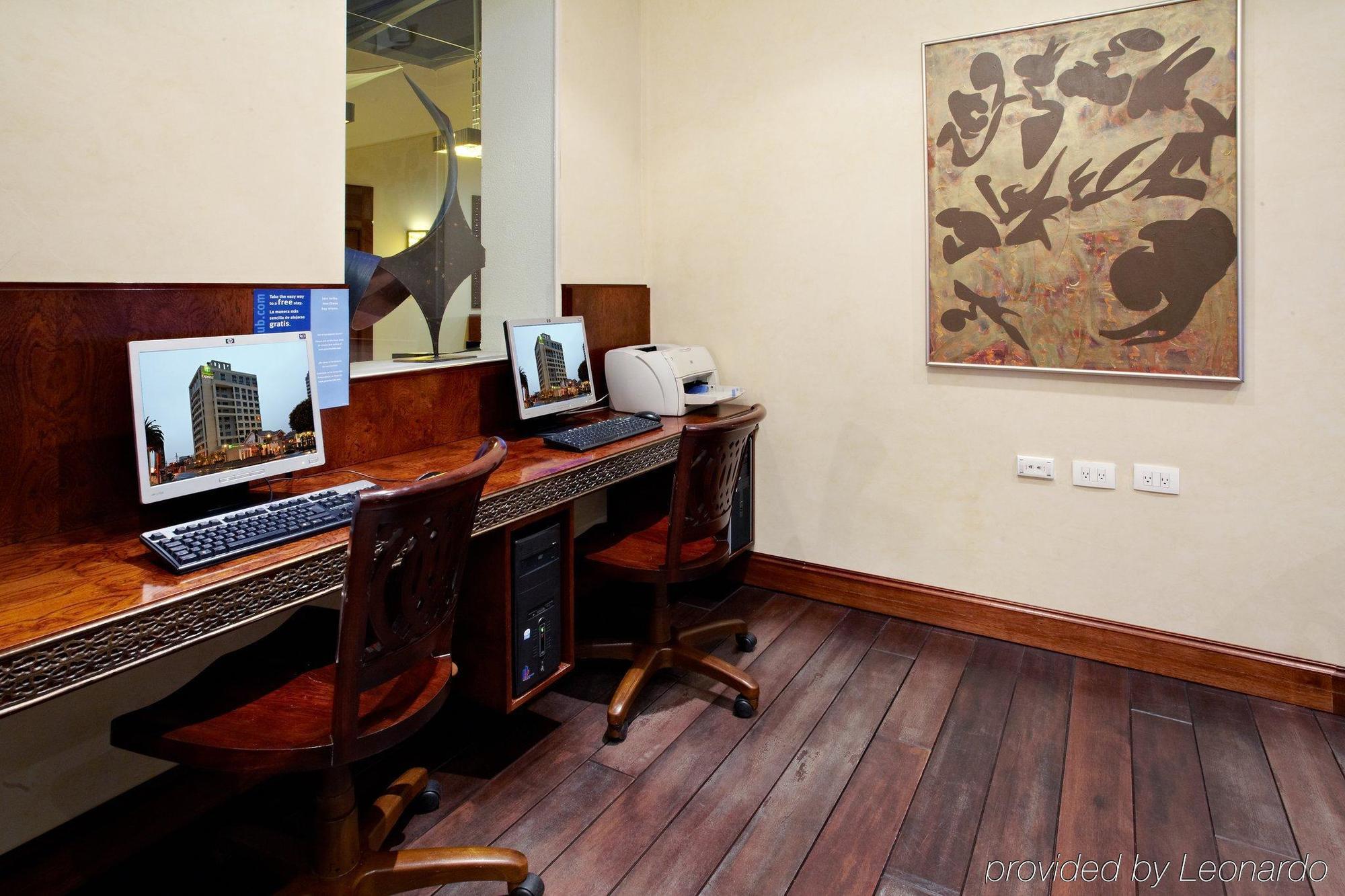 Holiday Inn Express Quito By Ihg Екстериор снимка