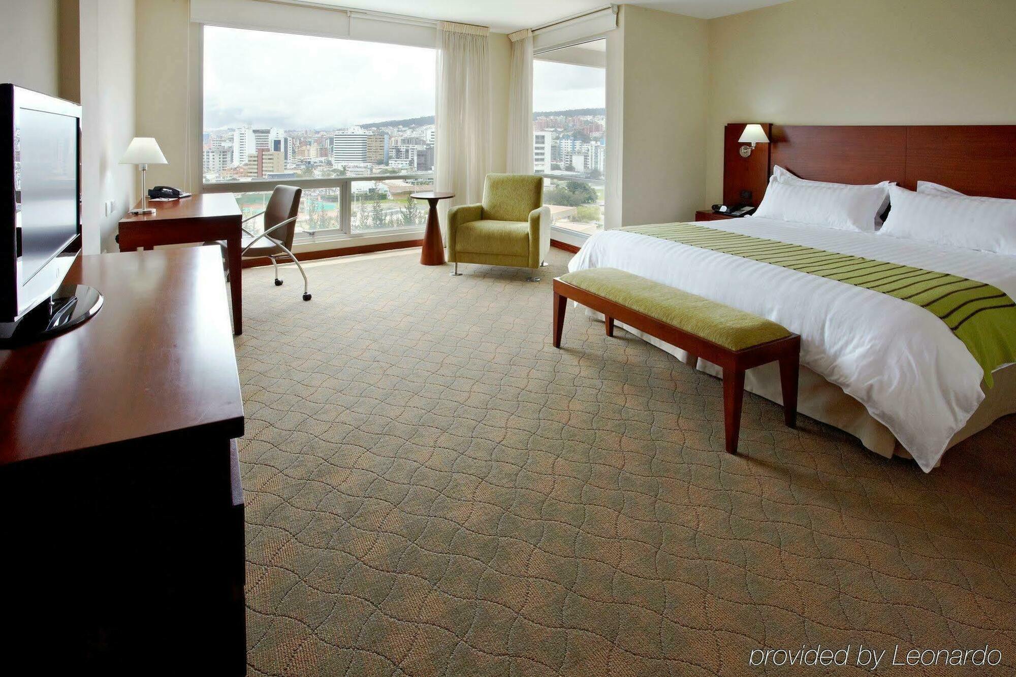 Holiday Inn Express Quito By Ihg Екстериор снимка