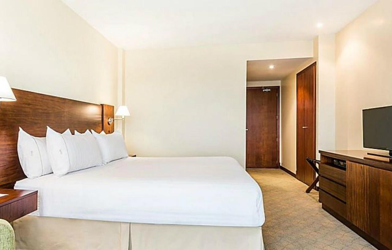 Holiday Inn Express Quito By Ihg Екстериор снимка